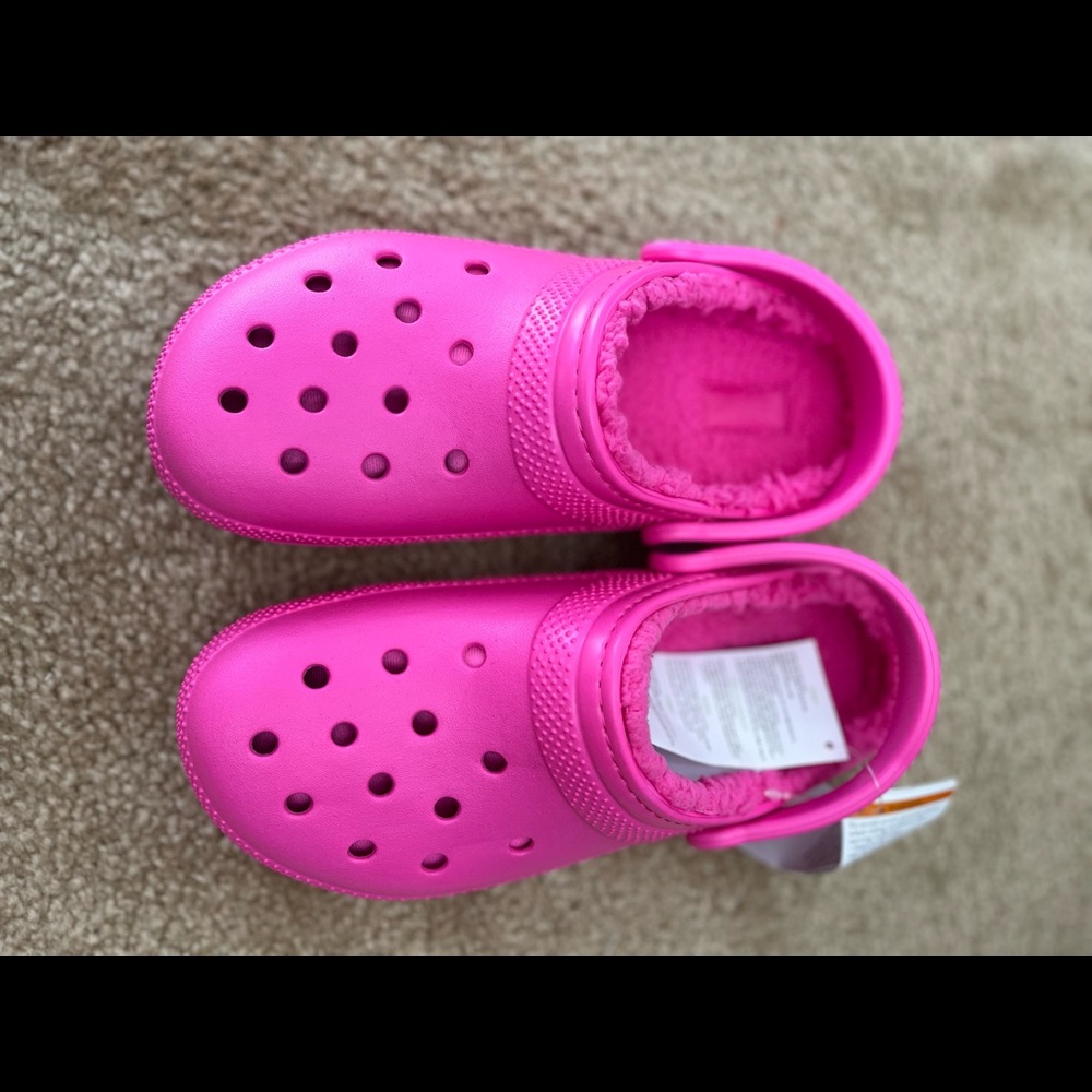 NWT fur lined crocs size 9